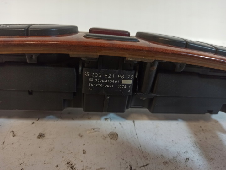 фото №6, Mercedes w203 панель кондиционера воздуховод a2036802539 a2038300785 2038219679