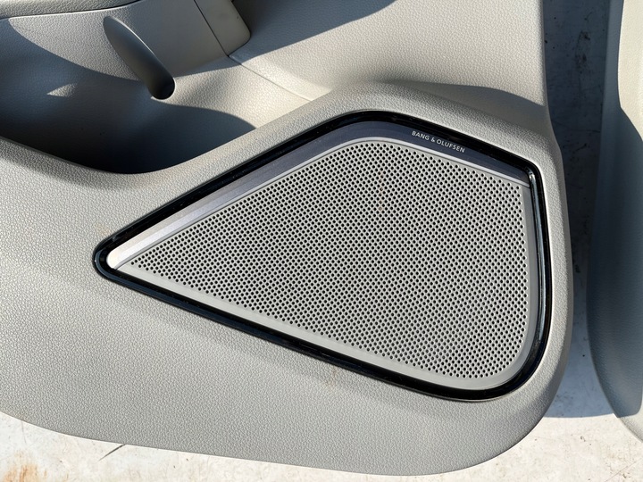 фото №10, Обивка обшивки audi a3 8v5 sedan bang & olufsen