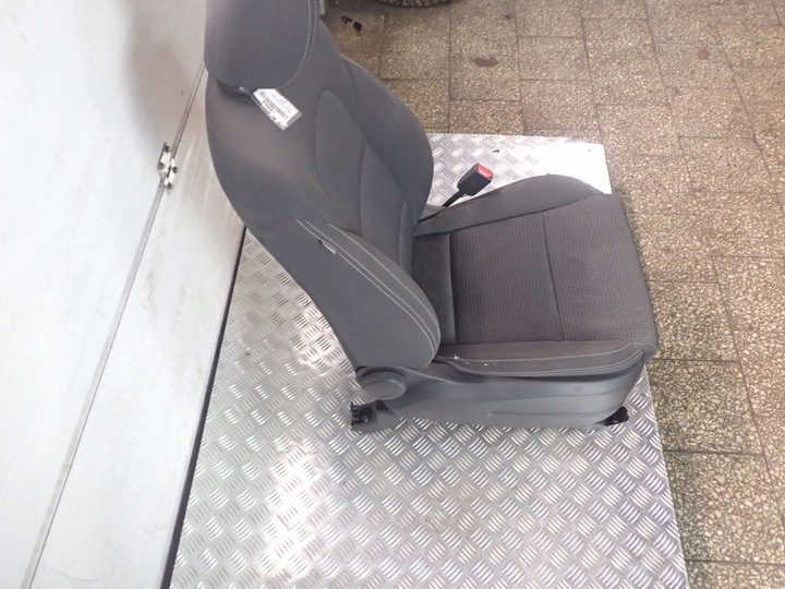 фото №5, Сидіння праві перед kia sportage iv 2018r 1.6 wd 88590-d9010 без гідропідсилювача застібки