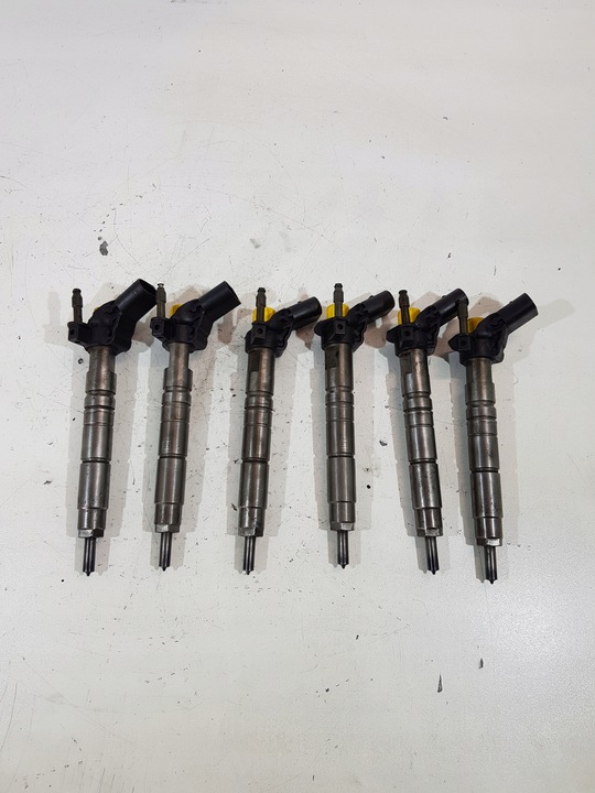 фото №1, Инжектор a6420701287 0445116028 mercedes 3.0cdi