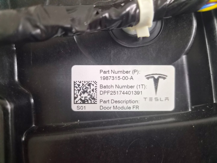 фото №11, Підйомник механізм скла праве перед tesla y juniper 25- демонтаж