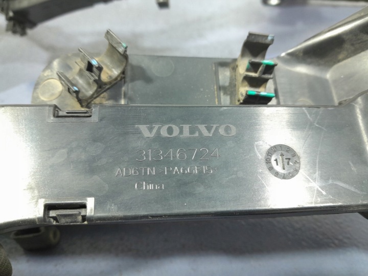 фото №7, Volvo s90 ii v90 джгут трубка  плюсовий акумулятора 31415392