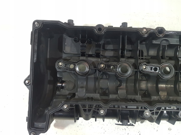 фото №8, Кришка клапанів 8581798 bmw f30 f31 f10 f11 x3 2.0d b47d20a