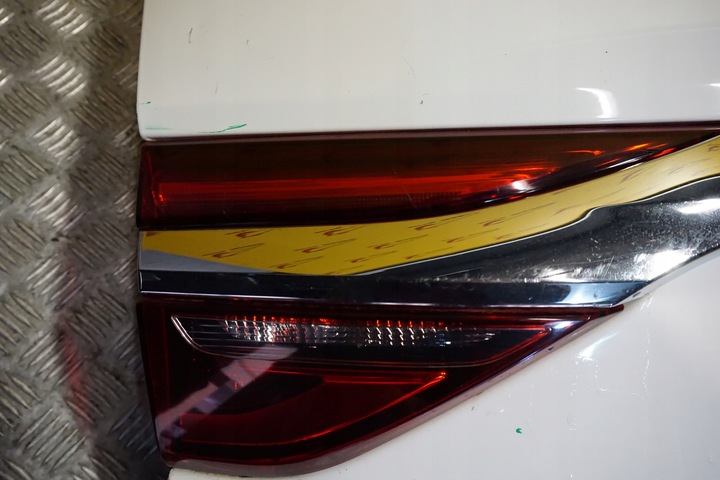 фото №11, Buick enclave 2018 - 2021 кришка задня багажника скло спойлер комплектна usa