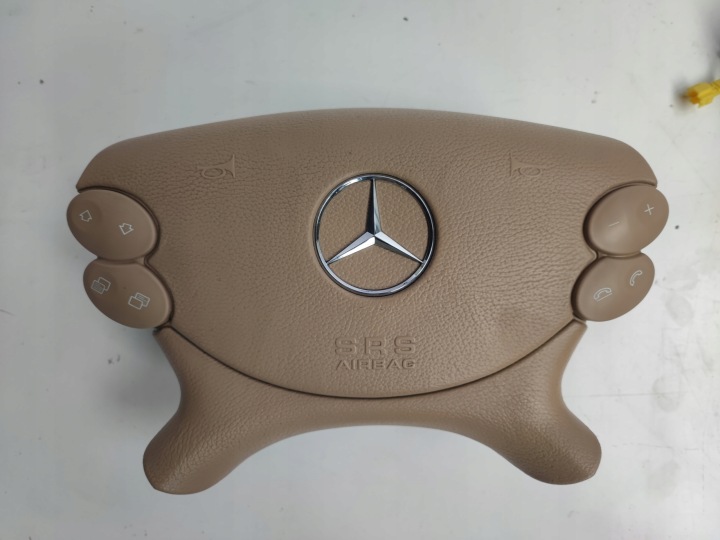 фото №14, Торпедо консоль подушка  подушка ремені натягувачі mercedes cls w219