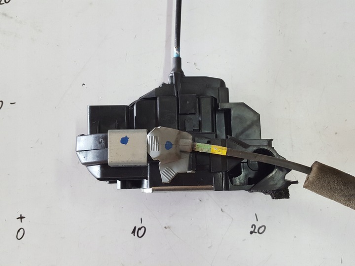 фото №1, Nissan juke i f15 рестайлинг 14-19r замок дверь левый зад 3 контакты