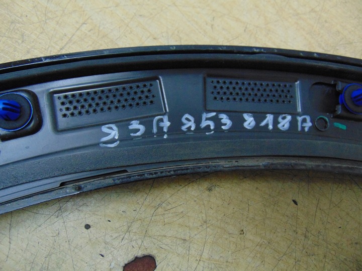 фото №16, Накладка крыльев правая зад audi q3 83a 83a853818a