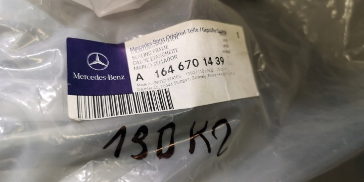 фото №6, Уплотнитель стёкла mercedes oem номер 07-12 gl450 1646701439