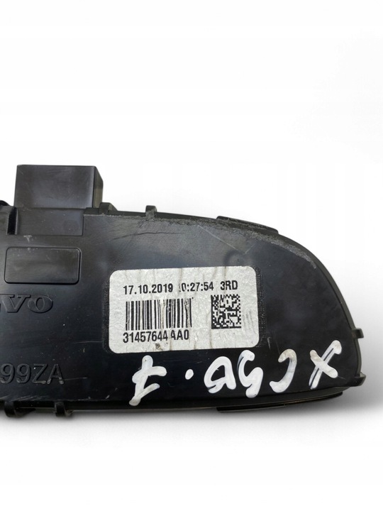 фото №7, Volvo xc90 2022 лампа стеля задня 31457644