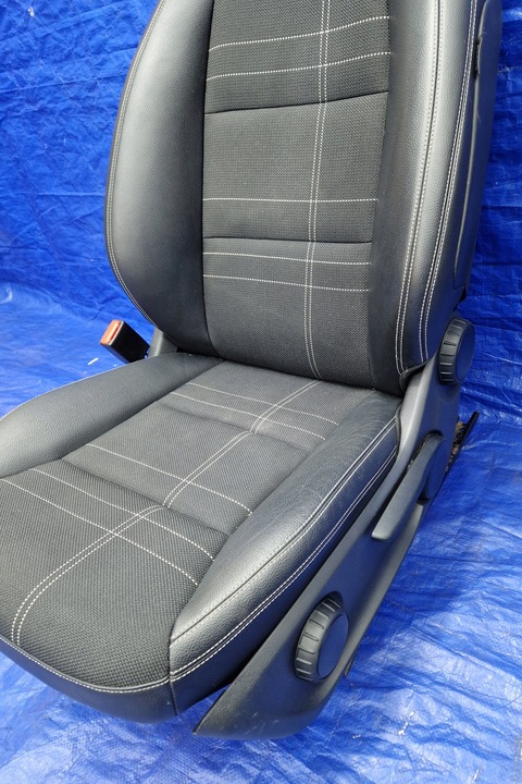 фото №10, Mercedes w176 оригинальный набор интерьера сиденья ковшеобразные диван обшивки