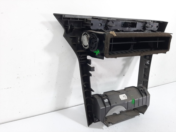 фото №10, Opel astra h gtc 05r рамка средняя решётка переключатели 13100118 331985437