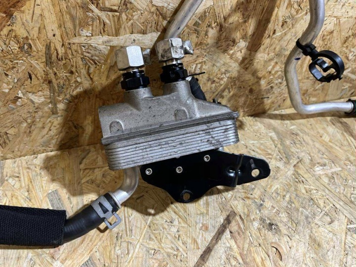 фото №8, Радиатор масла коробки jeep wrangler jl 2.0t 4xe 22r гибрид 68404398aa