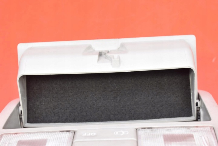 фото №7, Лампа освітлення інтер'єру перед toyota avensis t27 універсал рестайлінг 11-15