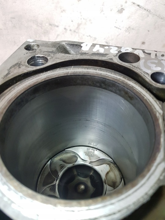 фото №13, Dół двигателя volvo v70 xc60 xc70 s60 s80 2.4d d5244t15 181km