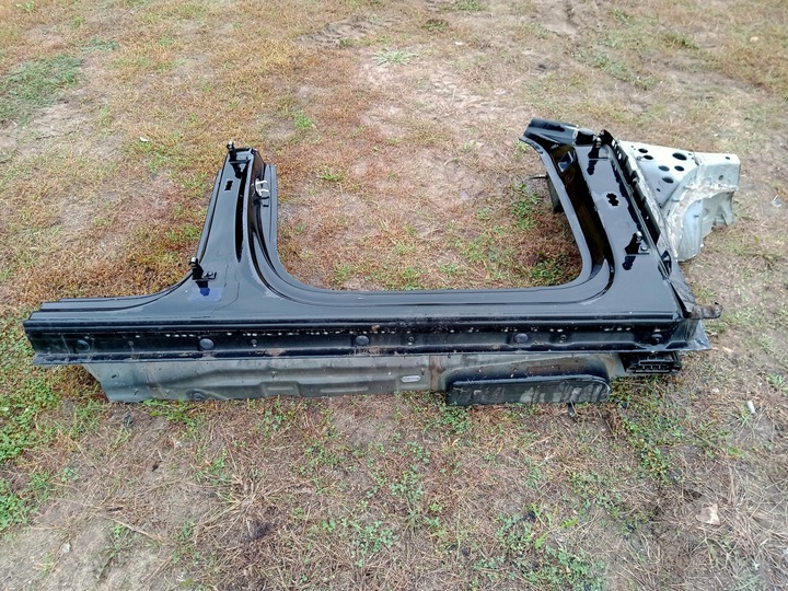 фото №1, Audi q7 4m четверть порог стойка правая перед