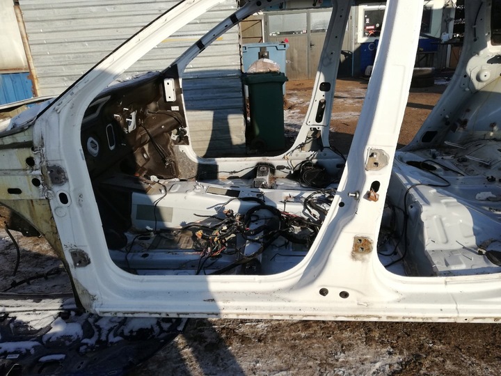 фото №1, Dacia duster i поріг стійка лівий