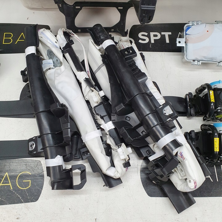 фото №10, Yaris iv 4 cross панель консоль подушки ремені подушка безпеки