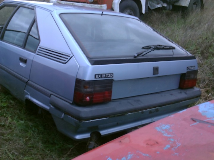 фото №8, Citroen bx бампер зад комплект, 1,9d,zegary спідометр  лампи сидіння капот itp