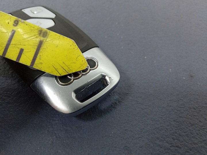 фото №6, Audi a4 b9 8w ключ pilot smart key 4m0959754aj