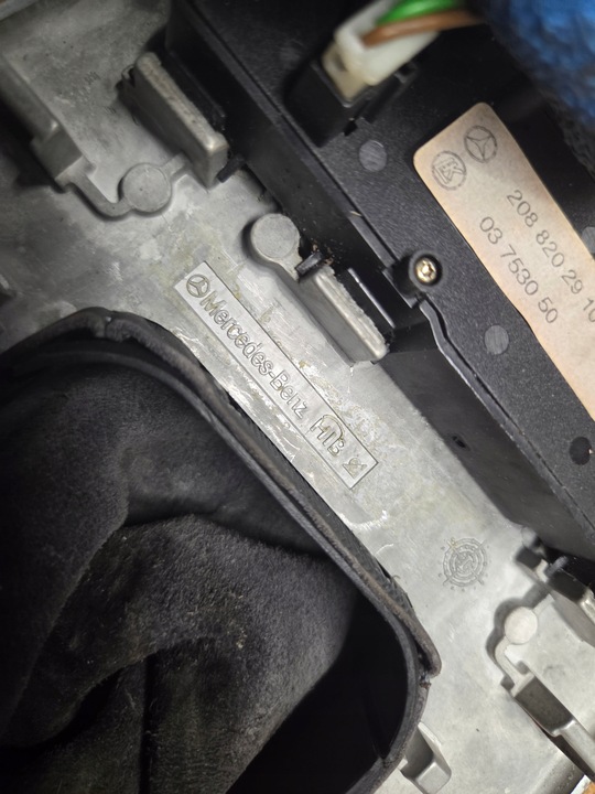 фото №8, Панель керування mercedes clk c208 2088202910