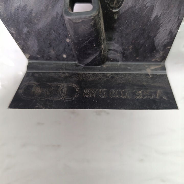 фото №9, Audi a3 8y sedan крепление направляющая ползун бампера заднего зад 8y5807385a