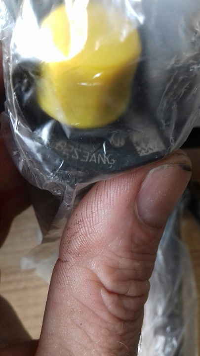 фото №5, Форсунки, инжектор 2.0 tdi 03l130277 комплект 4 szt