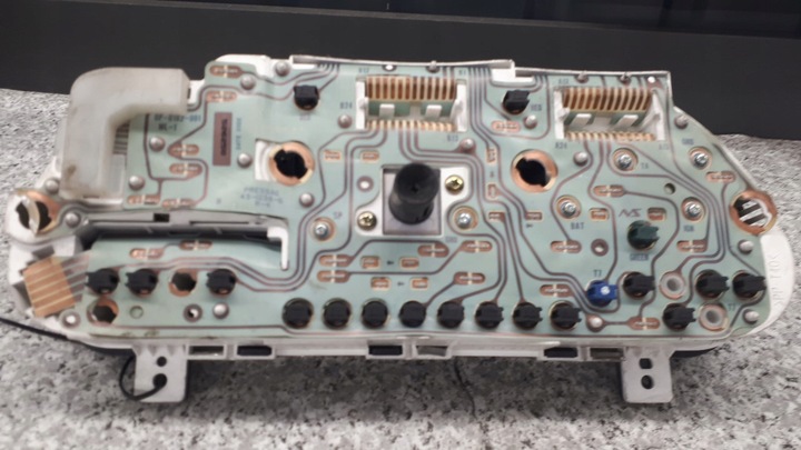 фото №12, 30813197 спидометр манометр volvo v40 2.0