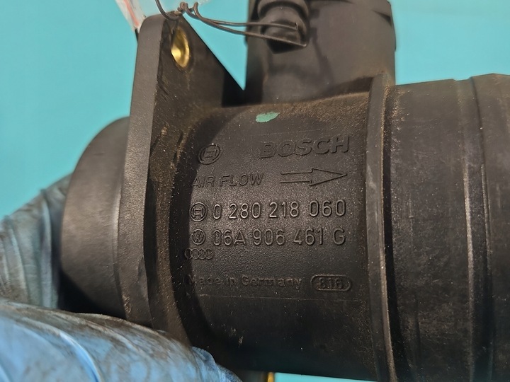 фото №7, Расходомер audi q7 i 4l 0280218060 06a906461g 4.2 v8 fsi