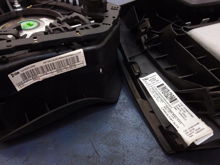 фото №12, Fiat punto evo панель раздаточная подушки ремни