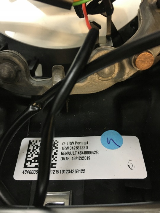 фото №7, Renault captur ii руль кожаный 484000642r