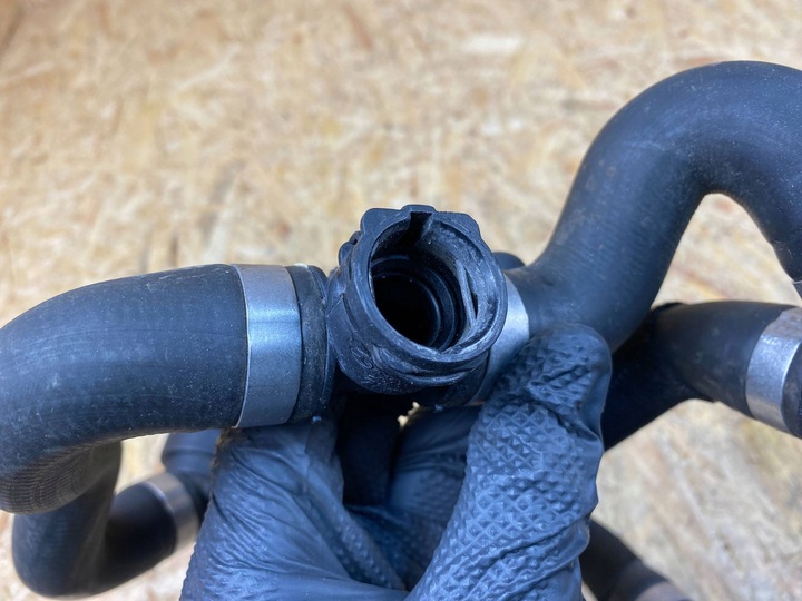 фото №12, Шланг труба шланг води mercedes w205 w253 w213 w238 a2055015600