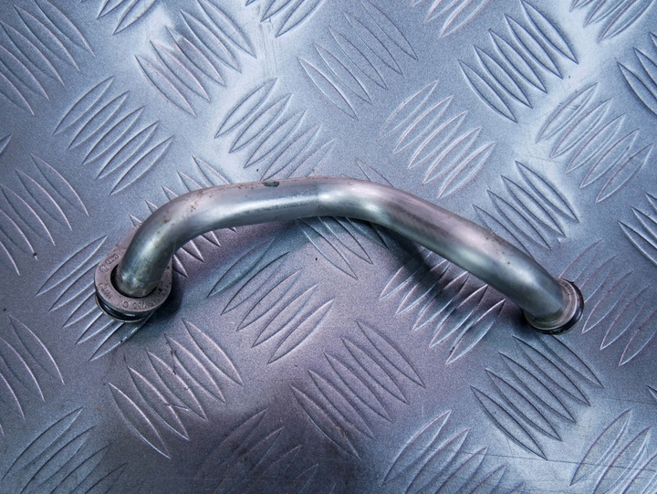 фото №1, Трубка шланг масляний турбіни 04e145735c vw beetle 5c 1.4 tsi