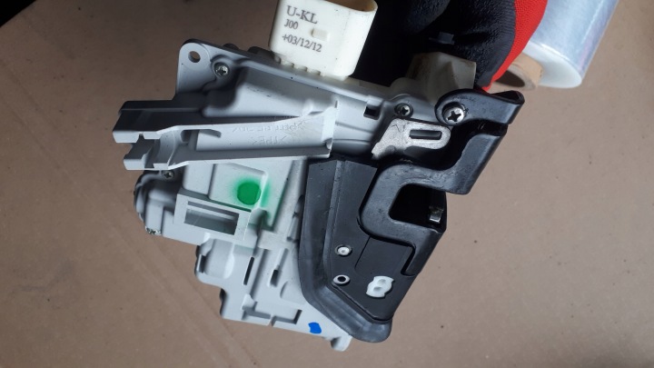 фото №8, Audi (oem) 4g0839015a