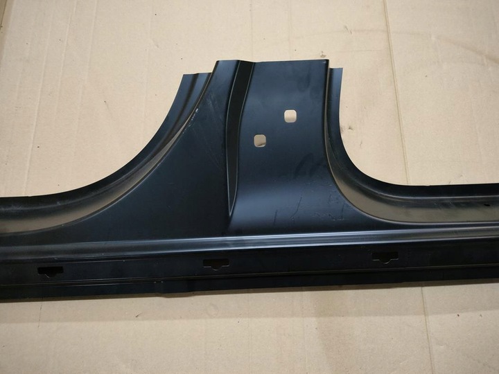фото №3, Mercedes e-klasa 213 w213 поріг стійка обшивка лівий 16-24