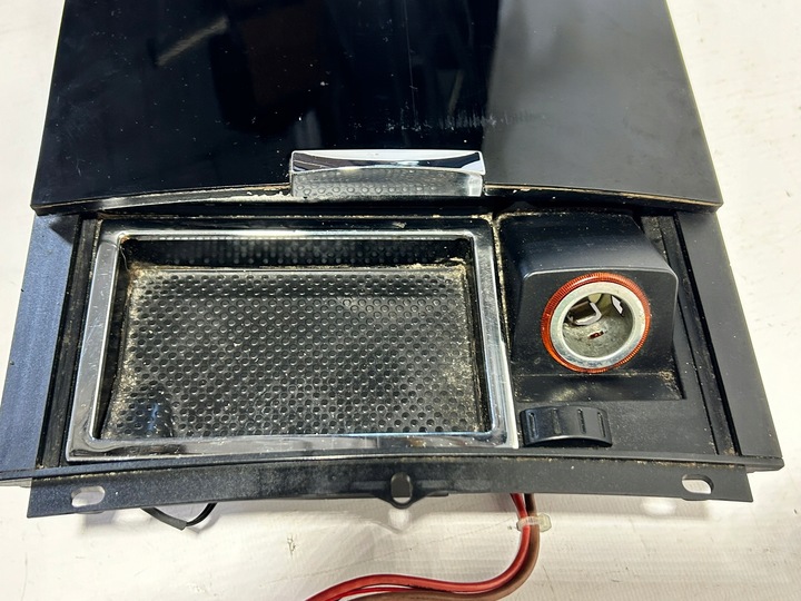 фото №1, Пепельница прикуриватель vw touareg 7l 7l6857961c