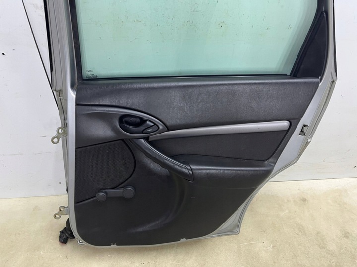 фото №16, Дверь ford focus mk1 98-04r. универсал правые задние правый зад e13