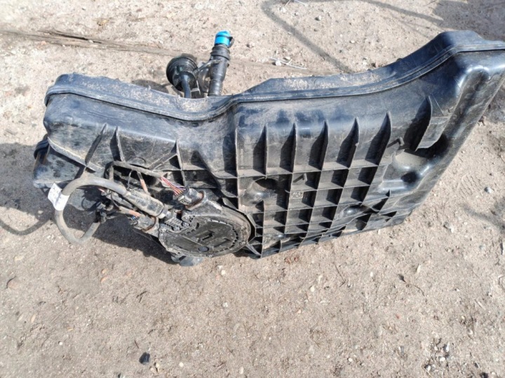 фото №6, Mercedes-benz w213 2.0 cdi гибрид бак adblue a0994712500