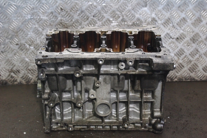 фото №1, Блок двигателя skoda octavia ii 1.6tdi cayc