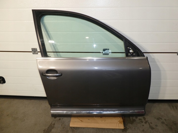 фото №1, Vw touareg i дверь перед правые комплектные