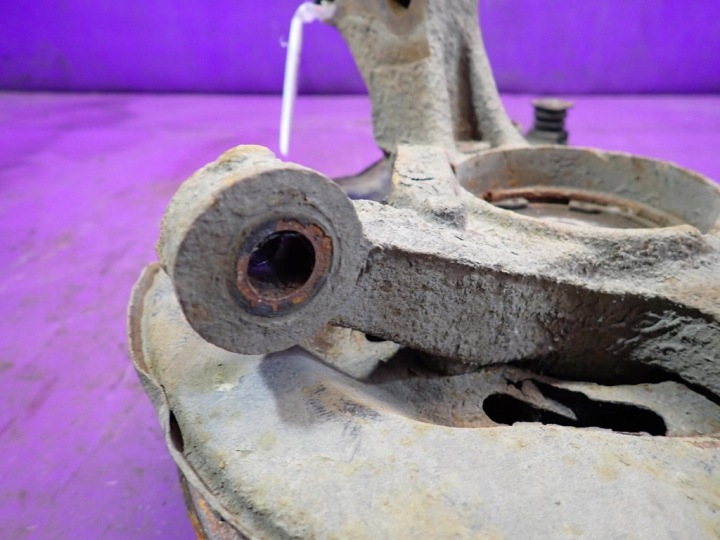фото №4, Toyota corolla e12 03-07 1,4 d4d поворотный кулак перед левая 280mm pod abs
