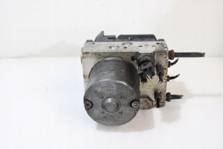 фото №1, Насос abs toyota avensis ii t25 2.2d4d