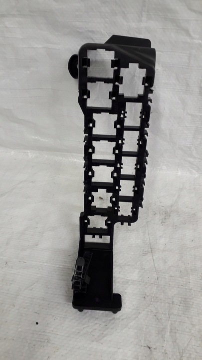 фото №11, Audi a6 c5 рамка колодок реле 8d1937545