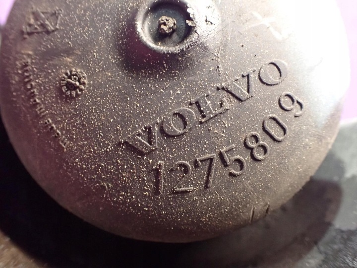 фото №8, Volvo v40 i 00-02 рестайлинг 2.0 163km поддон масляная 9189158