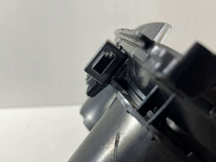 фото №8, Bmw 3 f30 f35 f31 2019 держатель na кружки