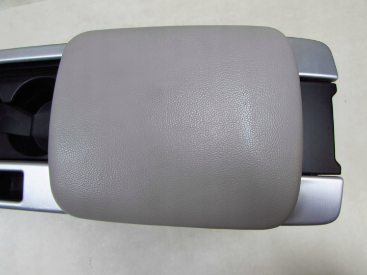 фото №12, Volvo c30 s40 v50 c70 рестайлинг 08-13 туннель средний подлокотник