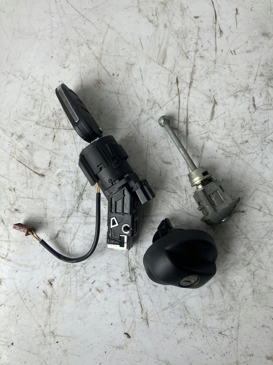 фото №1, Замок зажигания заливная горловина вставка ключ 208 36454600