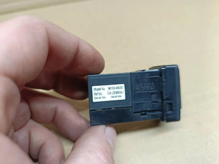 фото №7, Гніздо aux usb 86190-48030 toyota prius plus +