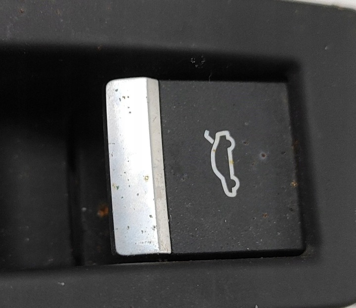 фото №9, Audi q8 2021 кнопка открывания крышки багажника