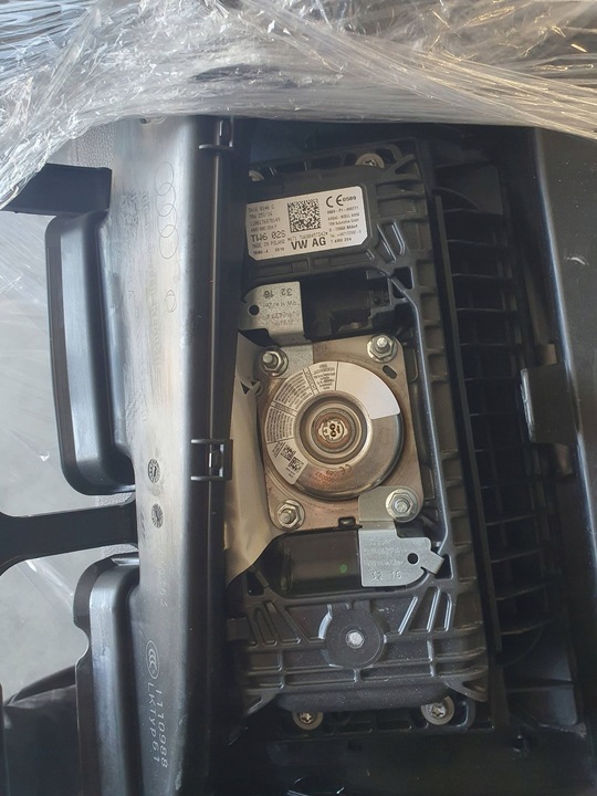 фото №10, Панель роздавальна консоль капот audi q7 sq7 4m 4m1857001h