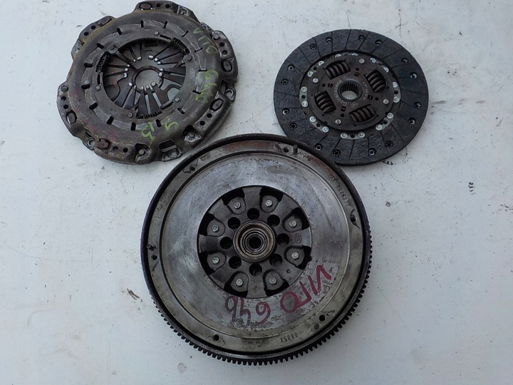 фото №1, Mercedes vito w639 2.2 cdi 646.983 колесо двухмассовый + сцепление